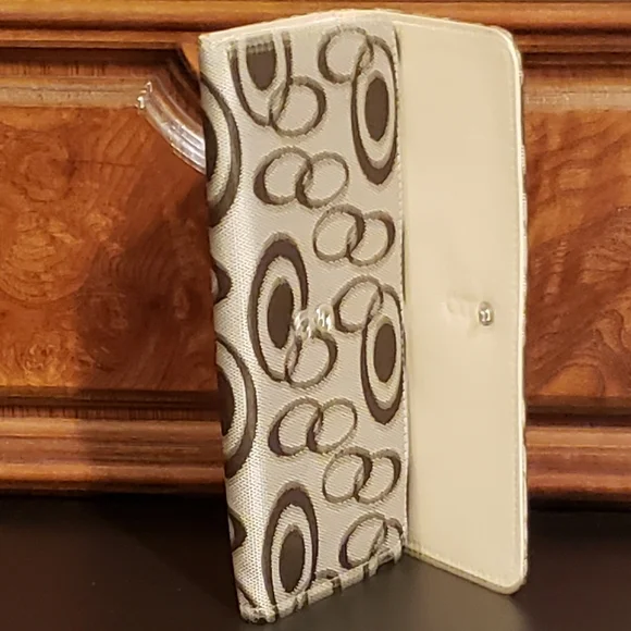 Women's Wallet - Picture 8 of 8